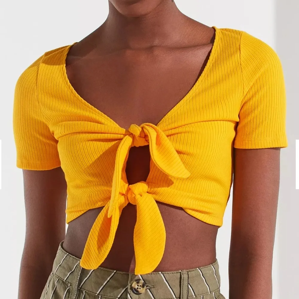 Small Urban Outfitters Yellow Tie Front Cropped Top - Picture 1 of 10